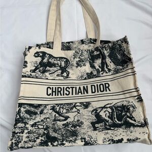 Christian Dior Beauty tote vguc
